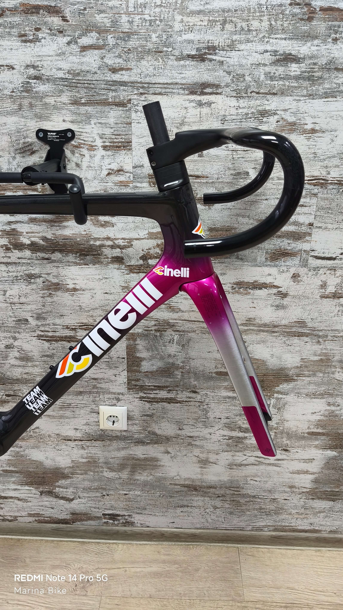 Карбонова рамка Cinelli Pressure II Team Colpack Disc | L