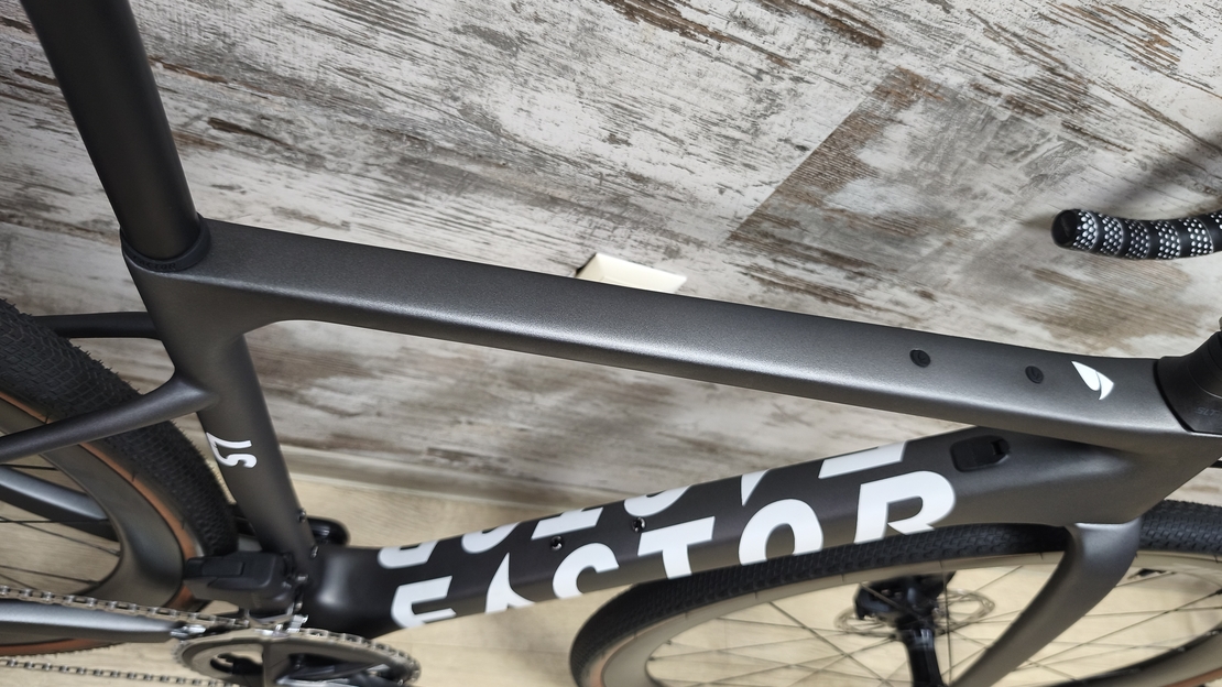 Factor LS Gravel SRAM Force/Rival AXS CeramicSpeed Zipp 303S Tubeless | 49