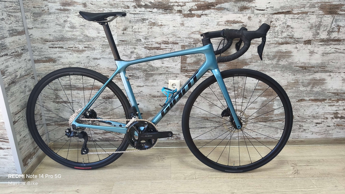 Giant TCR Pro 1 Disc Shimano 105 Di2 DT Swiss R470 | M