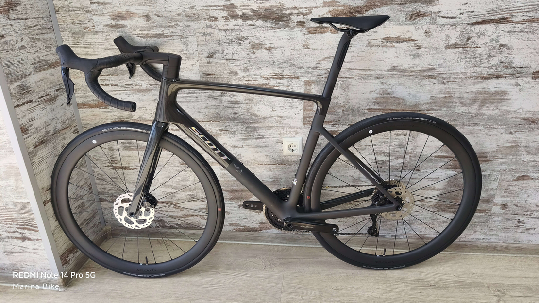 DEMO Scott Addict RC30 105 Di2 Syncros Capital 1.0 | L