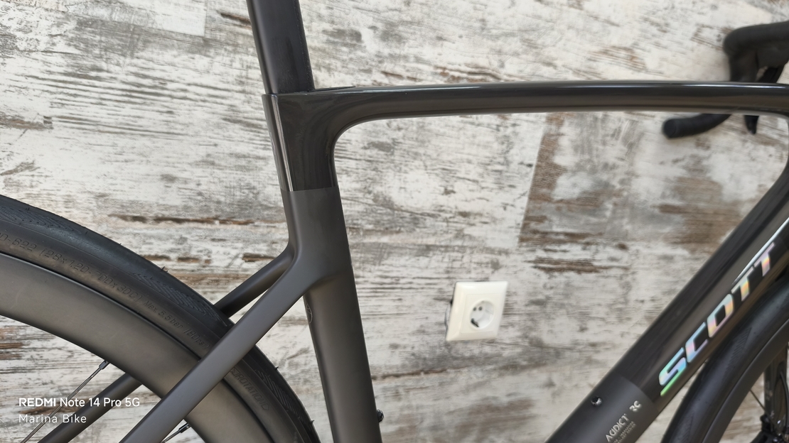 DEMO Scott Addict RC30 105 Di2 Syncros Capital 1.0 | L