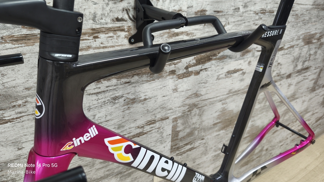 Карбонова рамка Cinelli Pressure II Team Colpack Disc | L