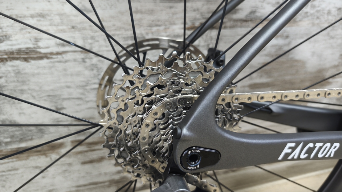 Factor LS Gravel SRAM Force/Rival AXS CeramicSpeed Zipp 303S Tubeless | 49