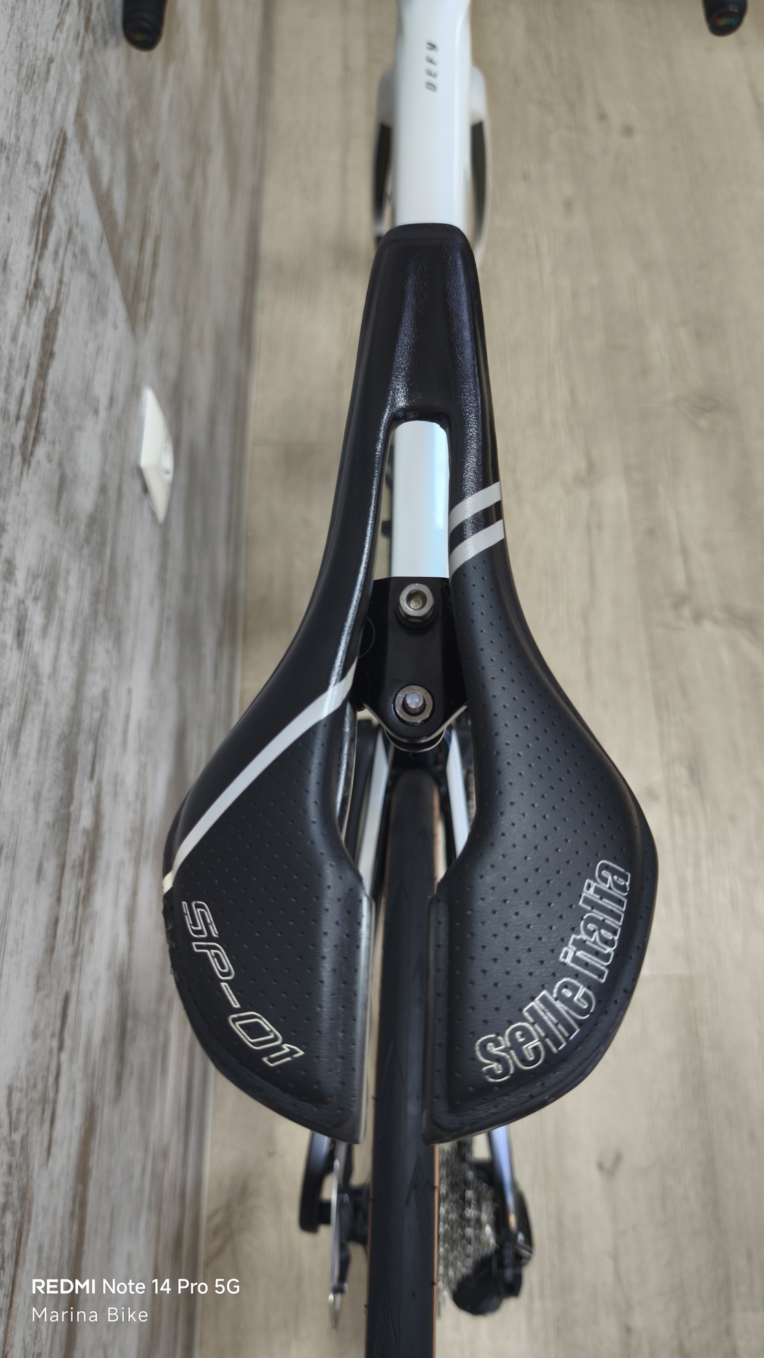 Giant Defy Pro 1 Disc 105 Di2/Ultegra Aeolus Pro 37 Tubeless | S