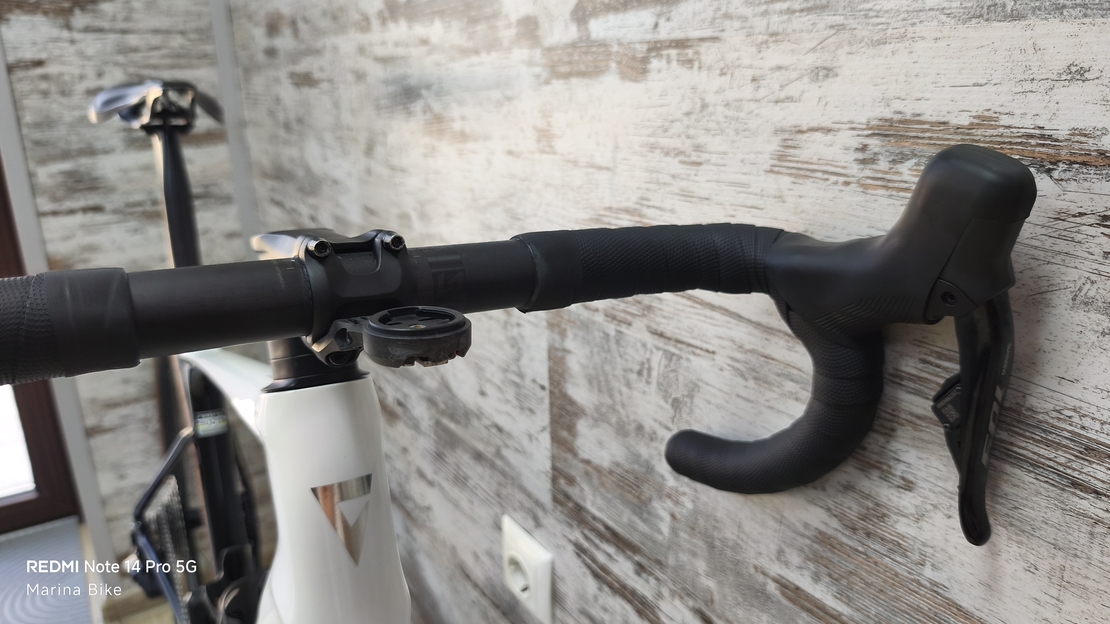Giant Defy Pro 1 Disc 105 Di2/Ultegra Aeolus Pro 37 Tubeless | S