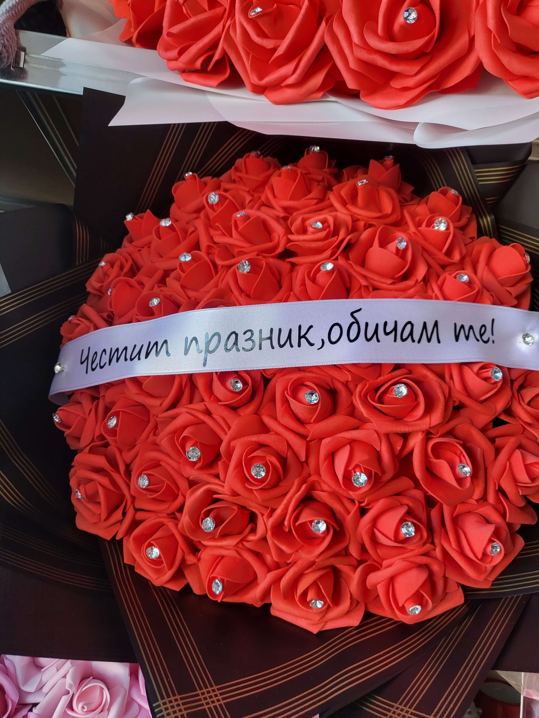 Вечен букет от 51 фоамени рози