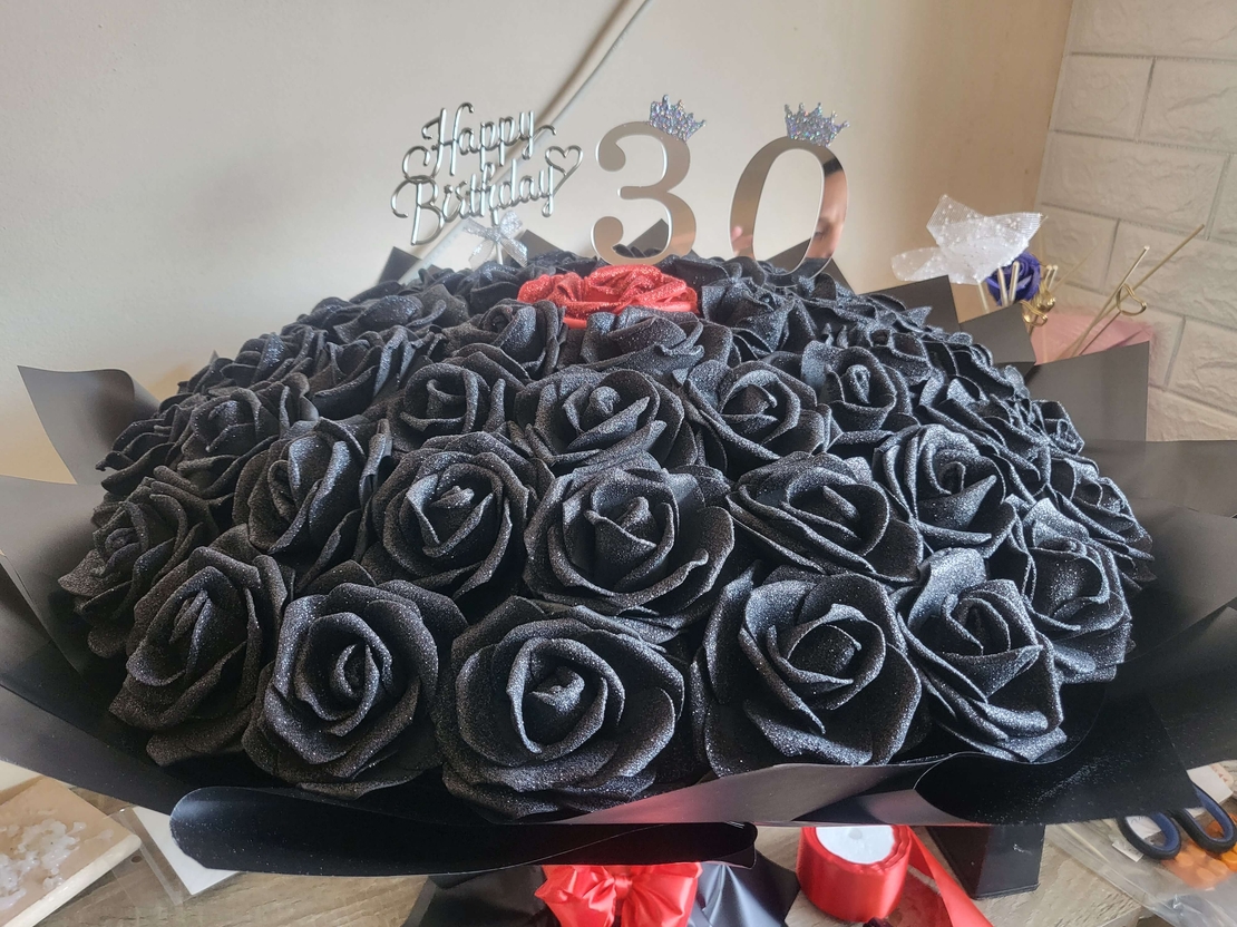 Вечен букет от 55 големи фоамени рози