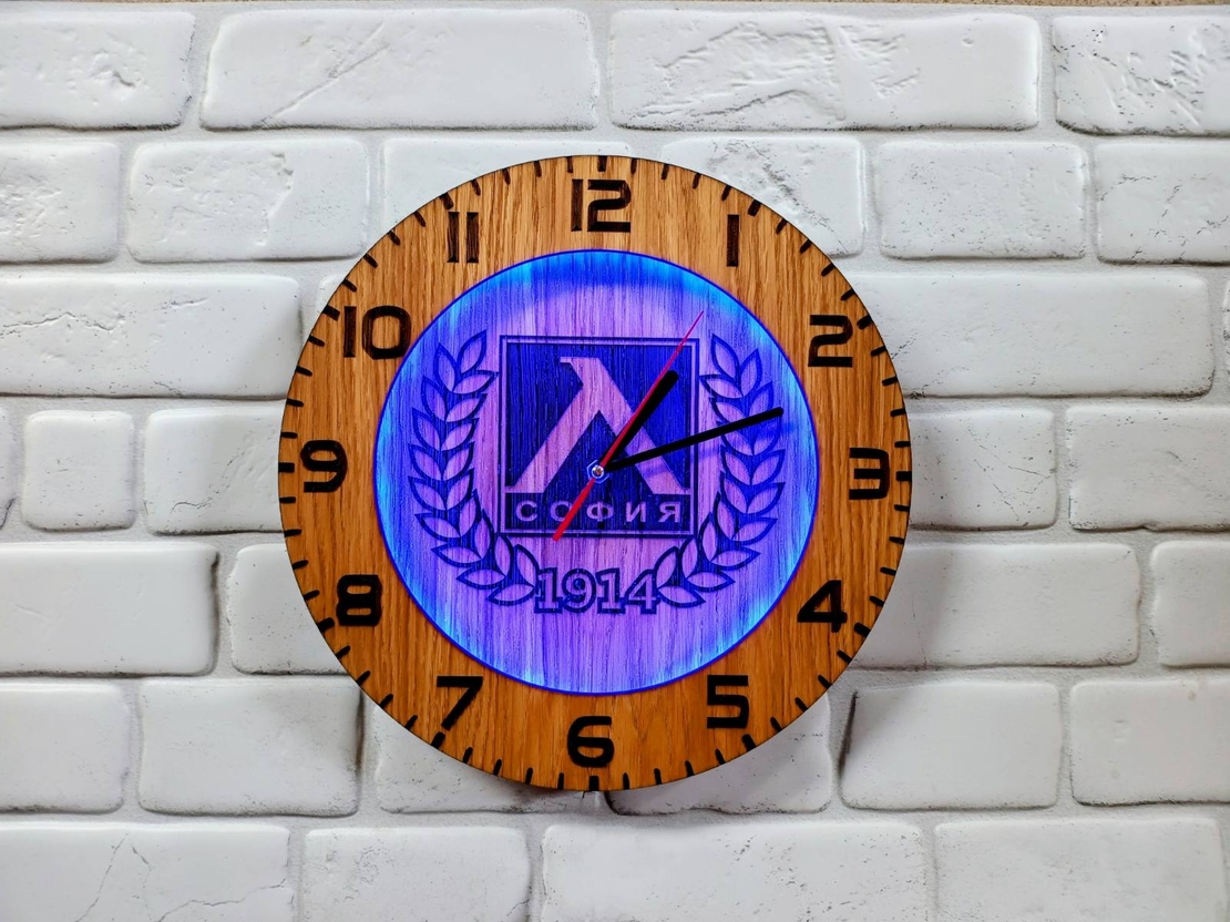 Стенен часовник - дървен с LED подсветка