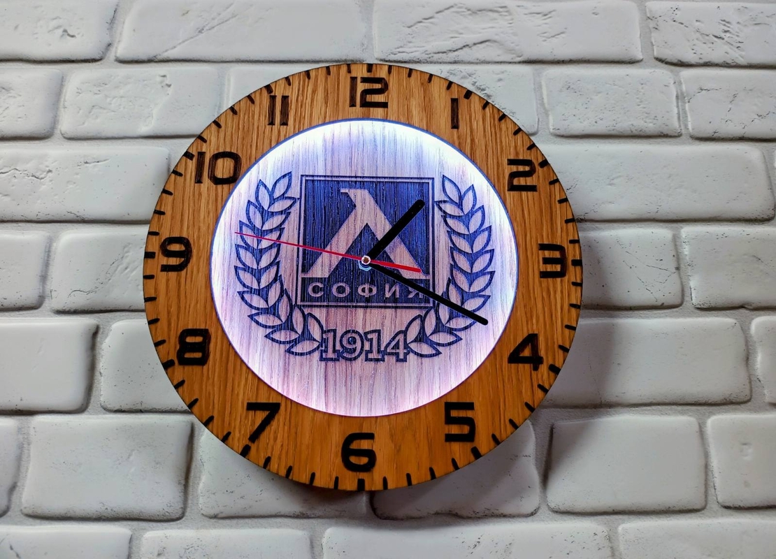 Стенен часовник - дървен с LED подсветка