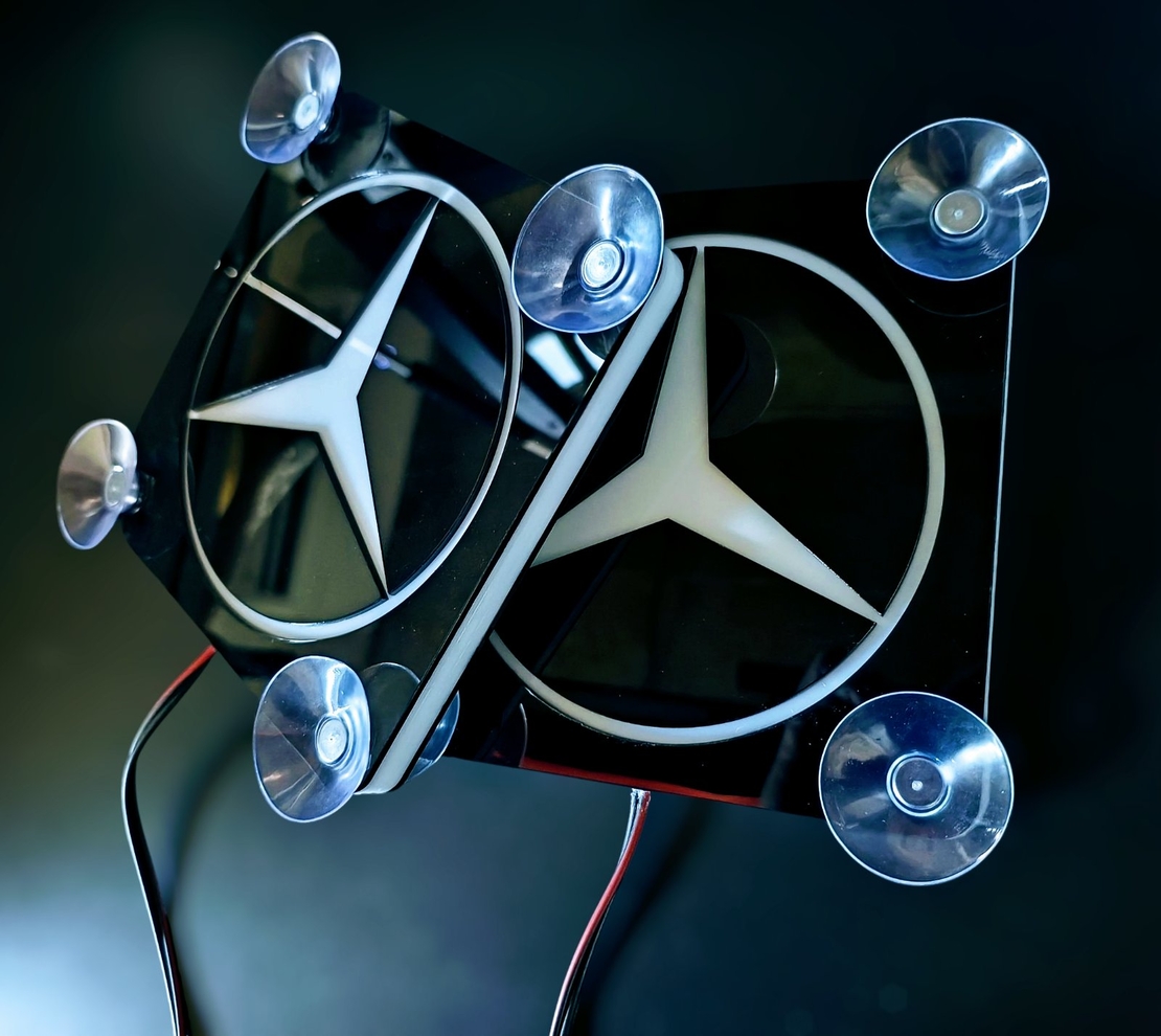 Двойни светещи 3D LED табели Мерцедес с лого за предно стъкло