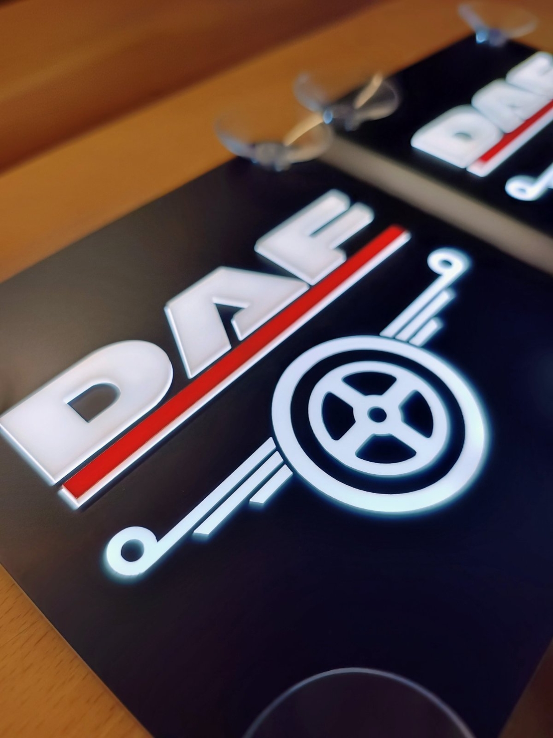 Двойни светещи LED табели ДАФ/DAF с лого за предно стъкло