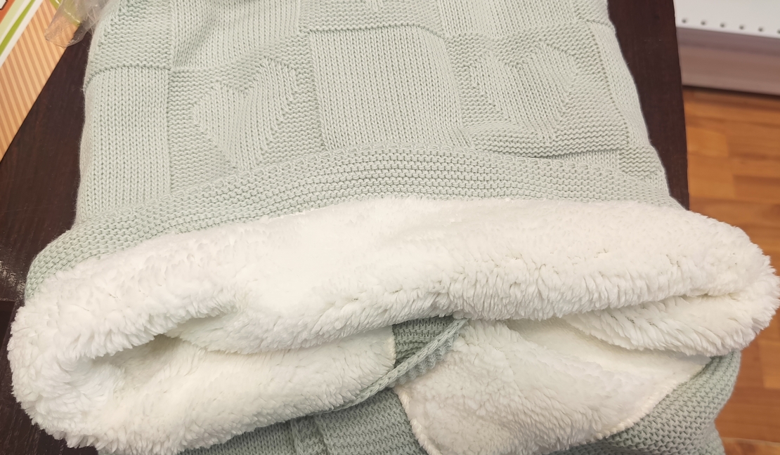 Меко одеяло с пухкава подплата в зелен цвят