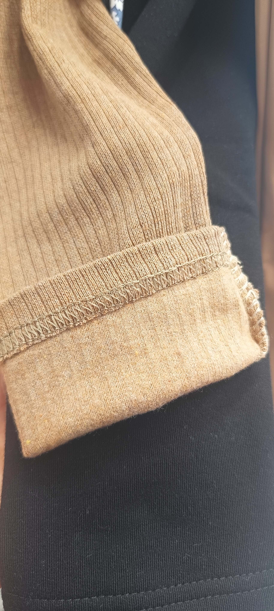 Бежов рипсов клин с лека вата