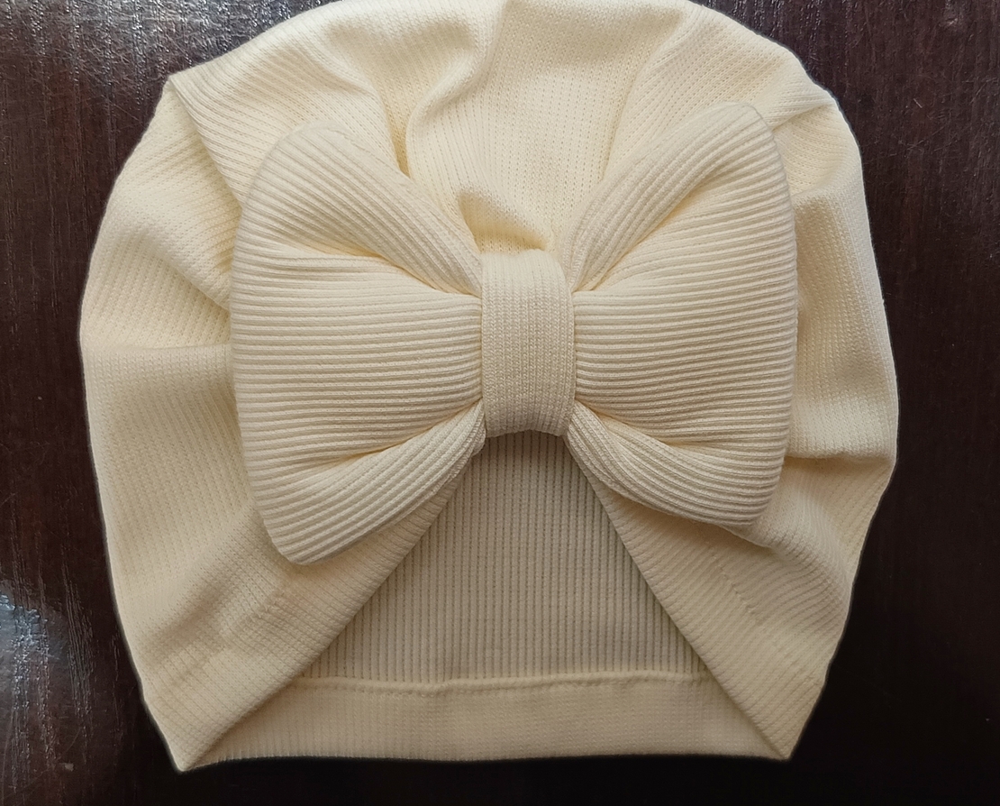 Бебешка шапка тип тюрбан 0-6 месеца