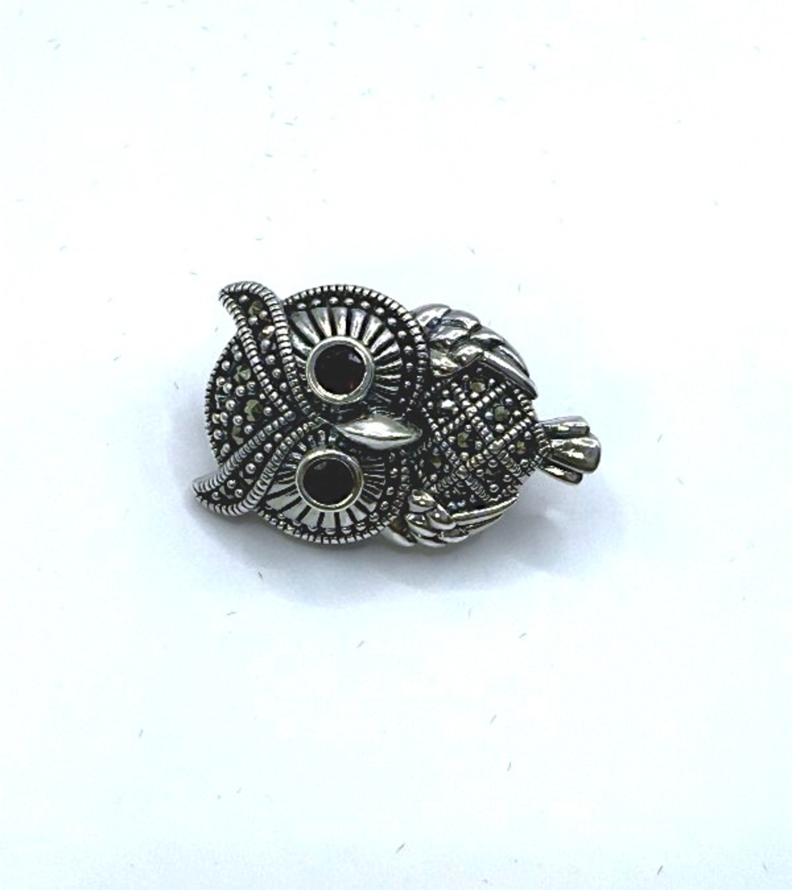 Брошка бухал с марказити и гранат