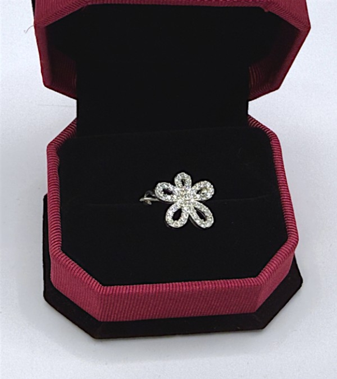 Брошка Цвете с циркони