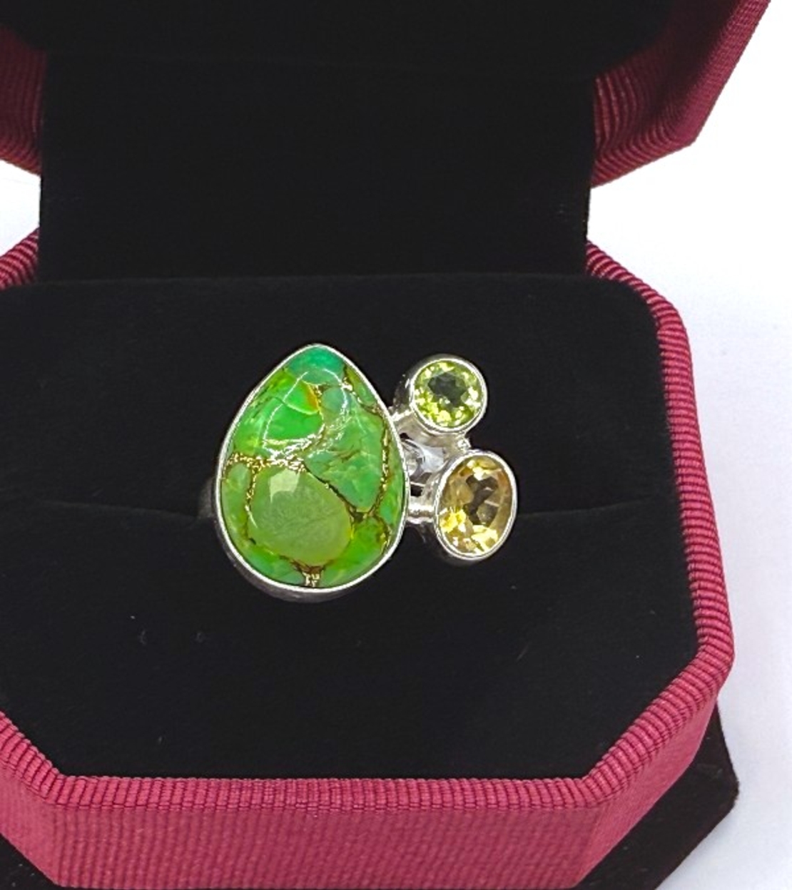 Пръстен с тюркоаз със стабилизиран цвят