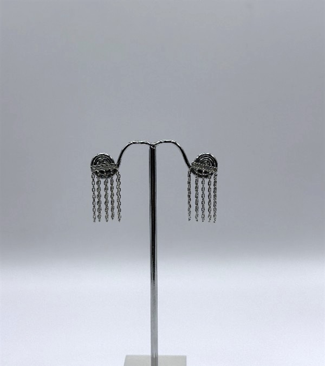 Висящи обици на щифт