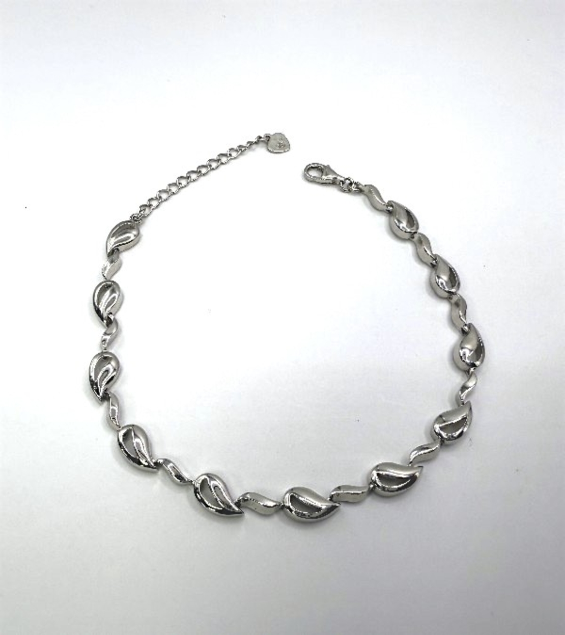 Сребърна родирана гривна капки