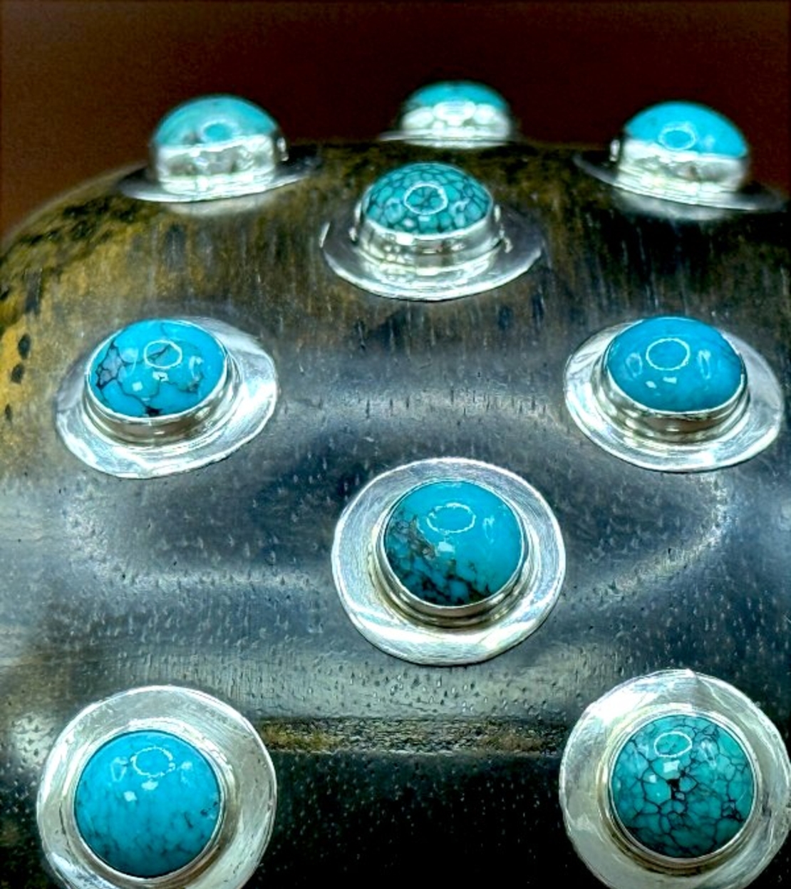 Гривна от дърво със сребърни елементи и тюркоаз