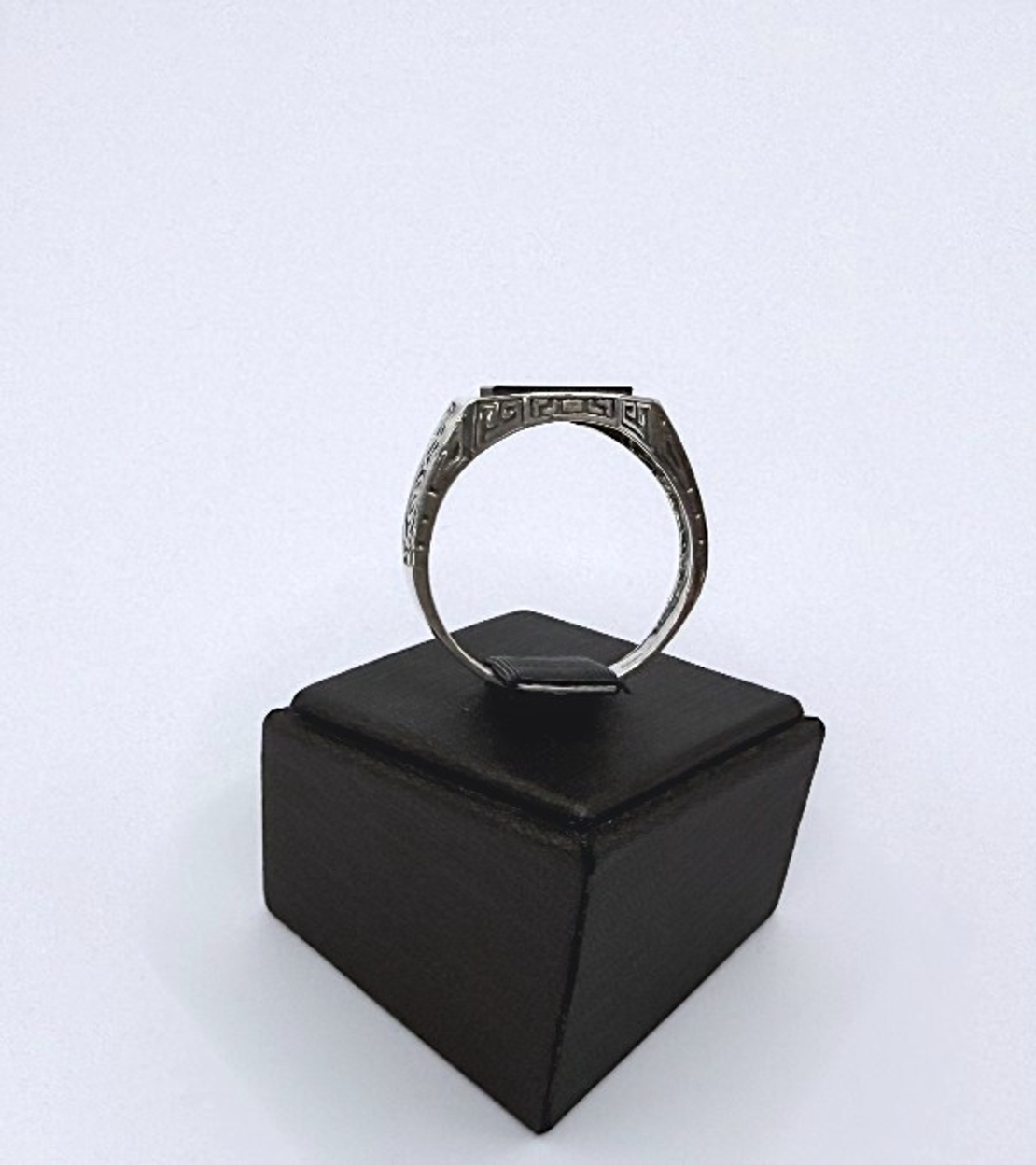 Сребърен пръстен с оникс