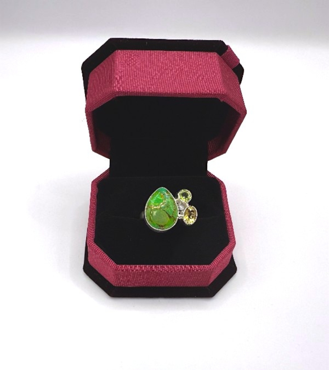 Пръстен с тюркоаз със стабилизиран цвят