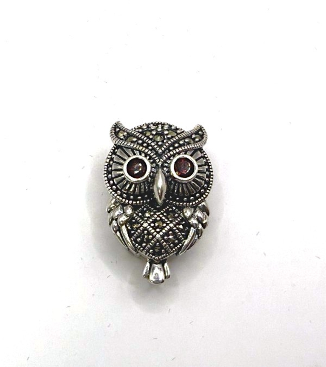 Брошка бухал с марказити и гранат
