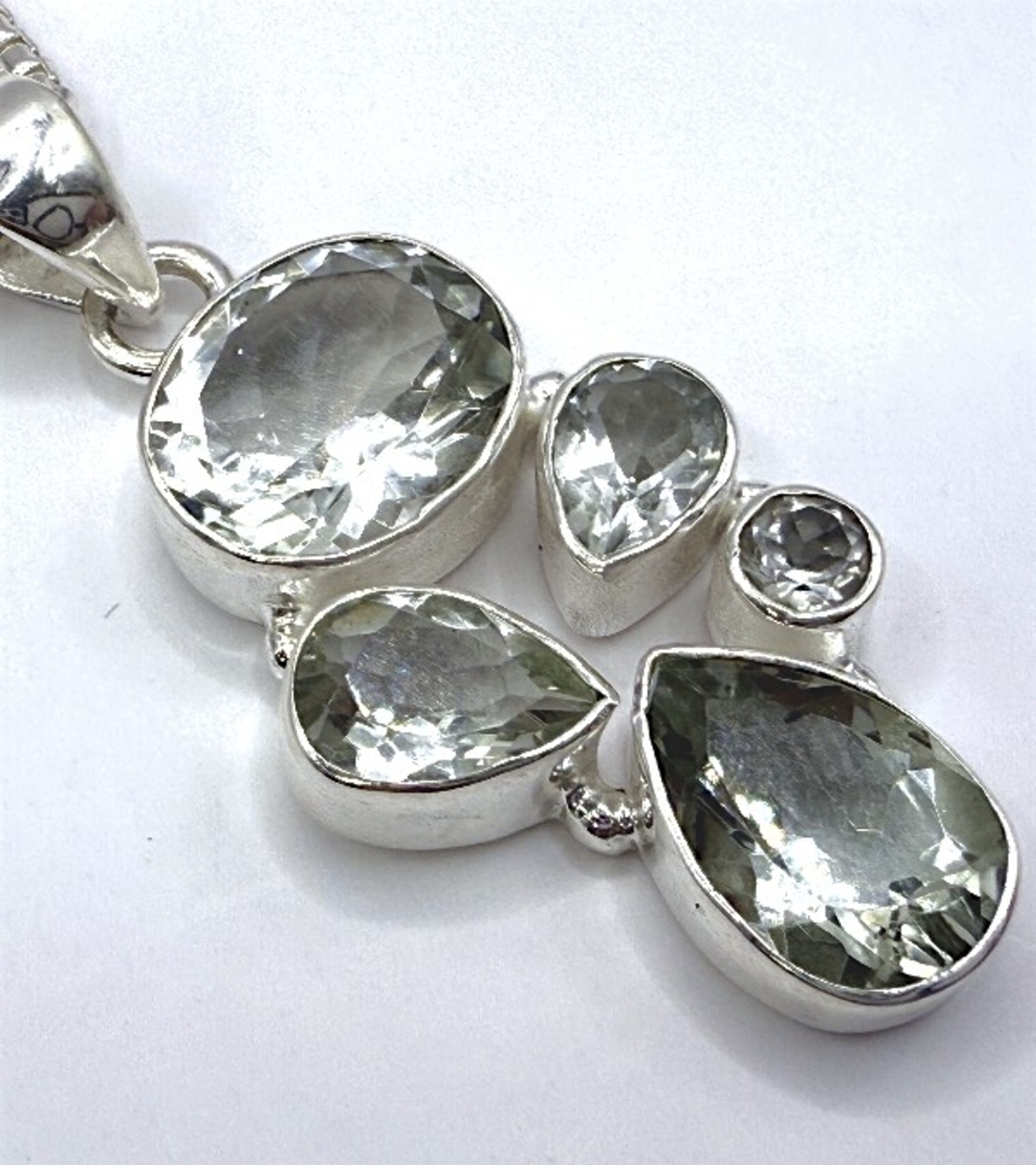 Медальон с празеолит