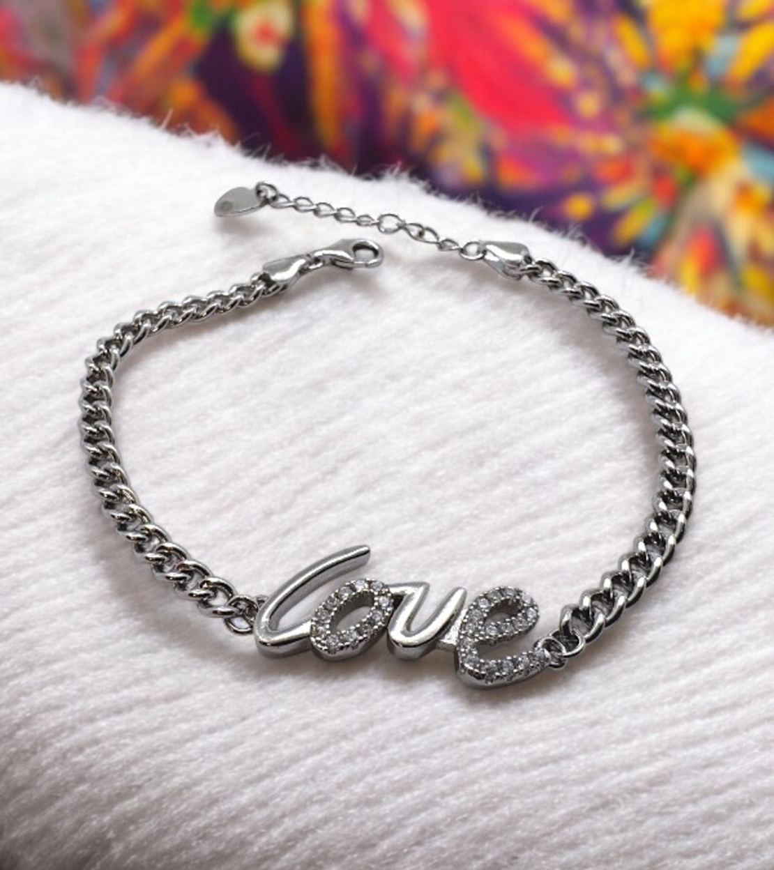 Сребърна гривна Love с циркони