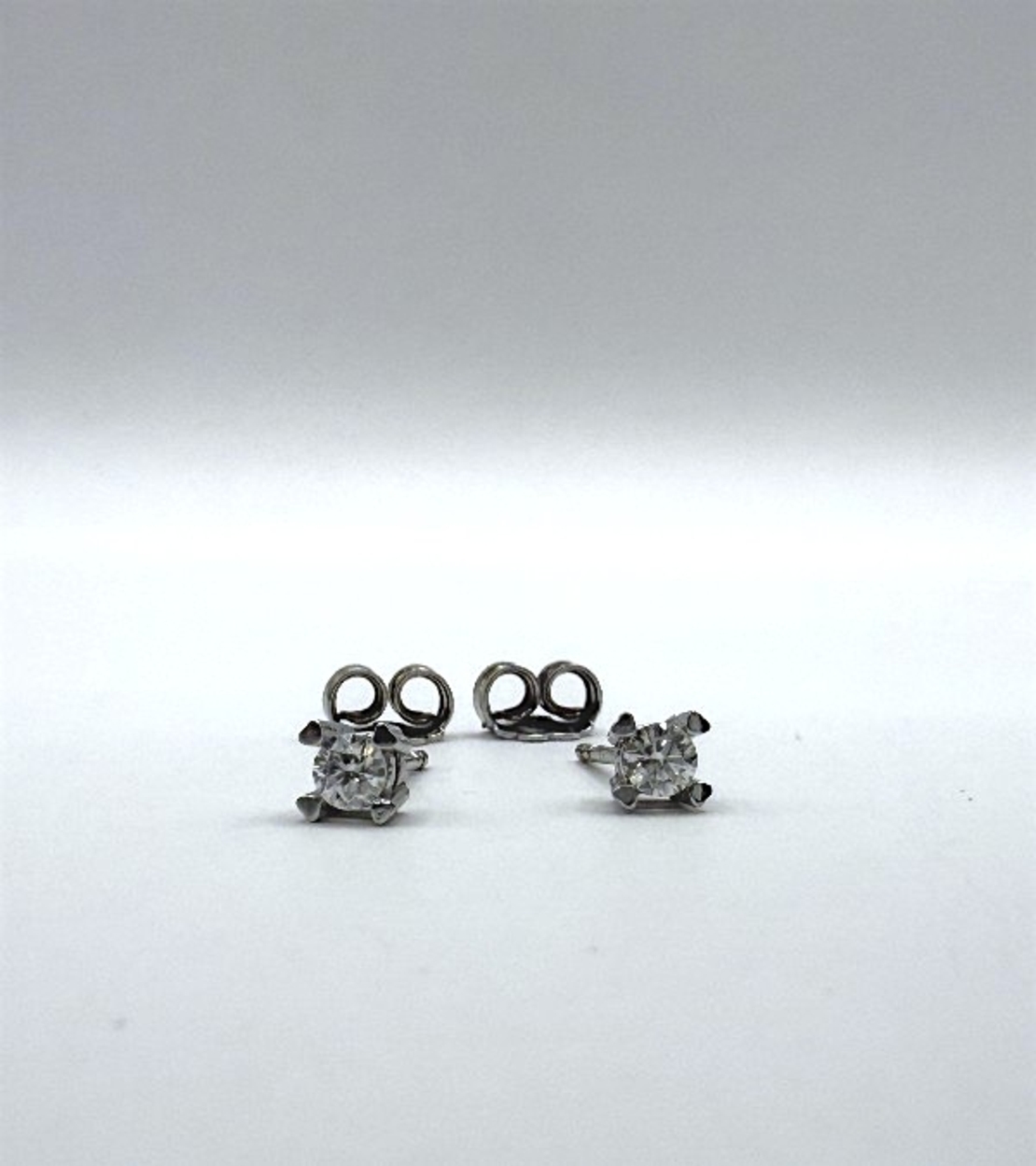 Сребърни обици с мойсанит