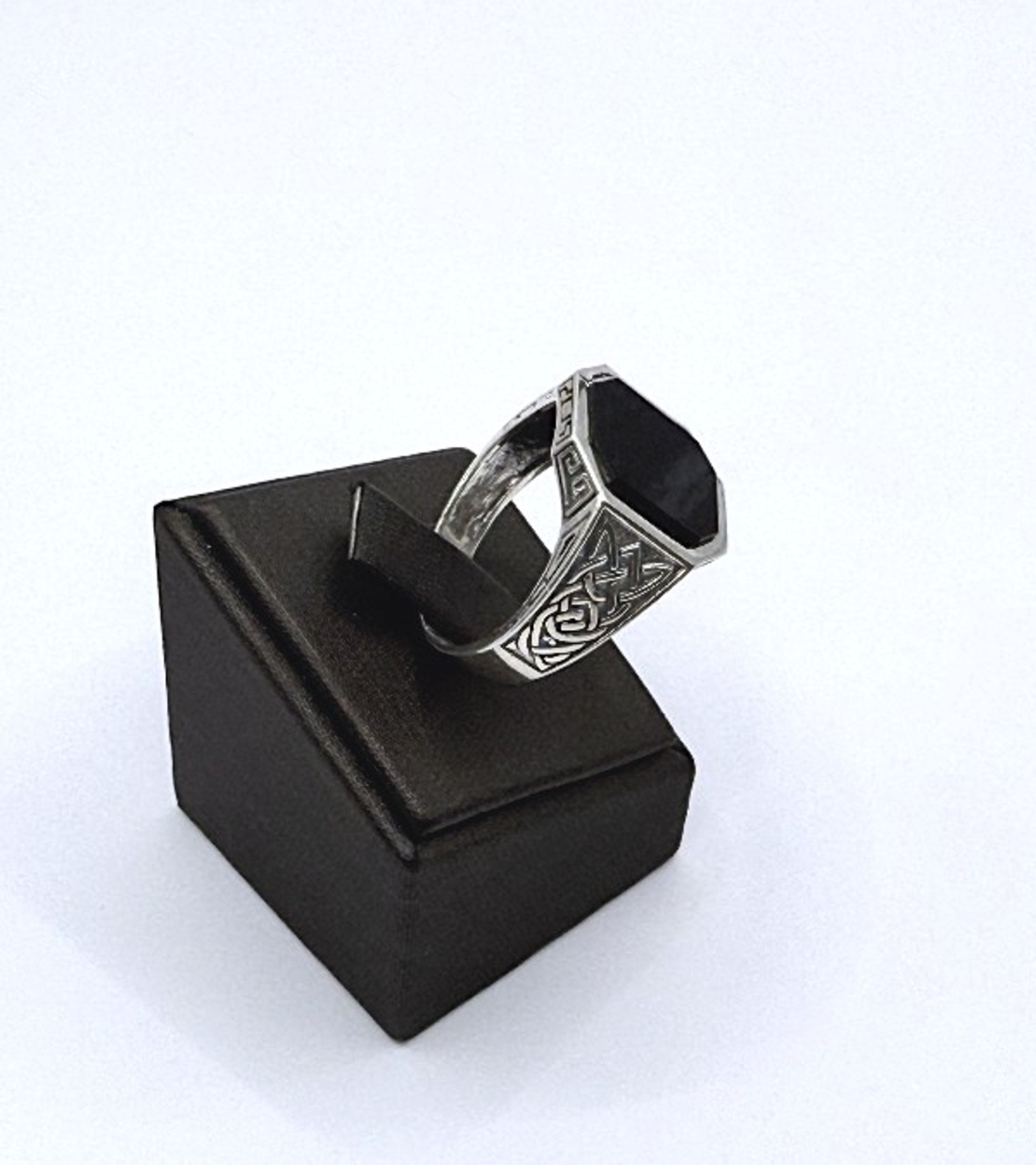 Сребърен пръстен с оникс