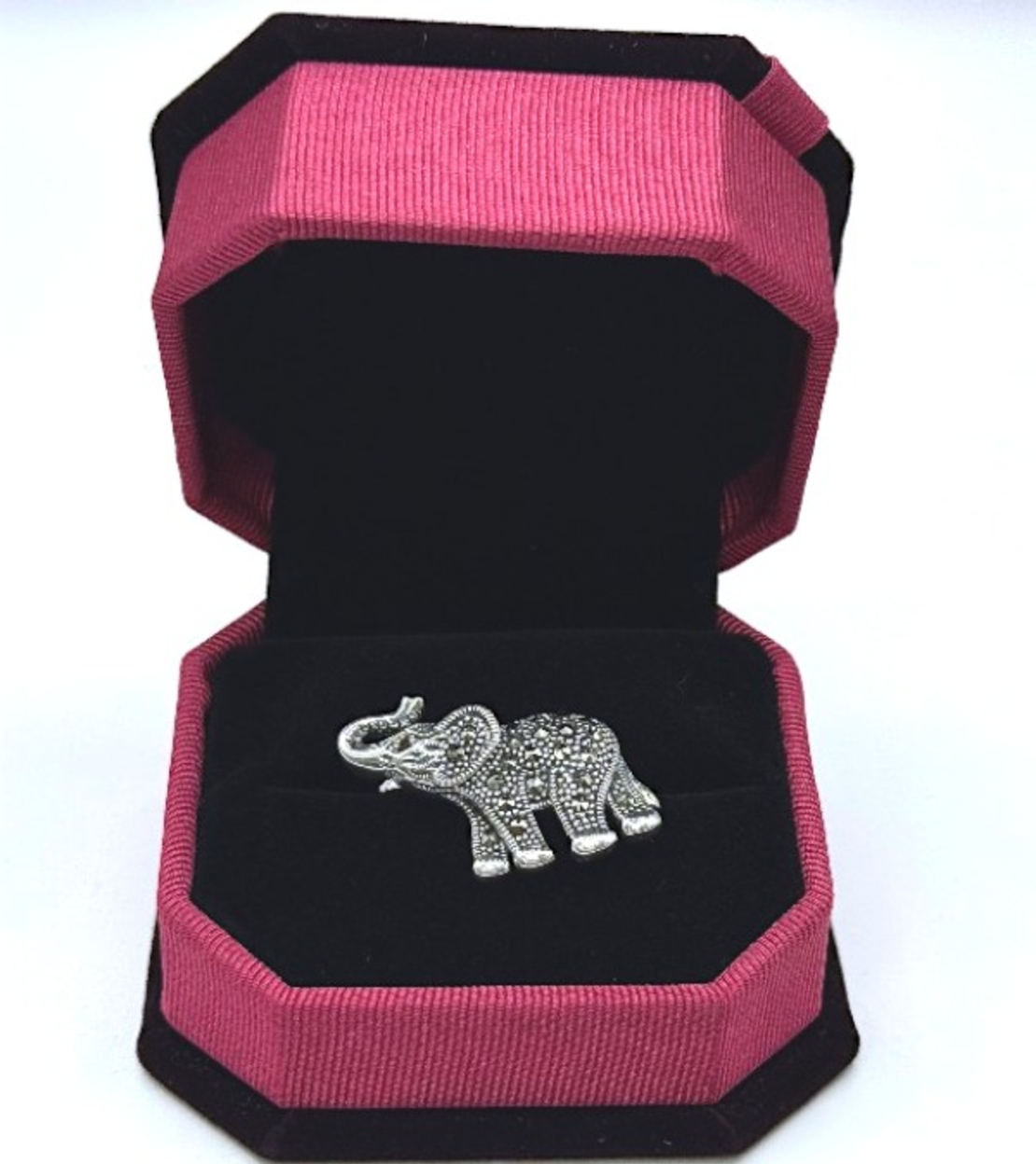 Брошка слонче с марказити и гранат