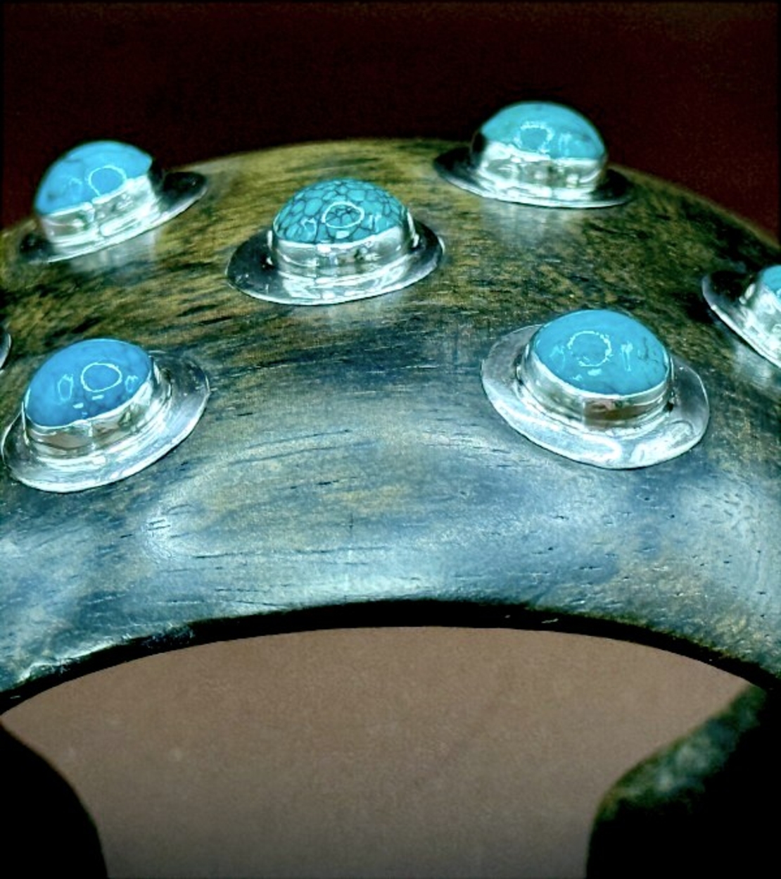 Гривна от дърво със сребърни елементи и тюркоаз