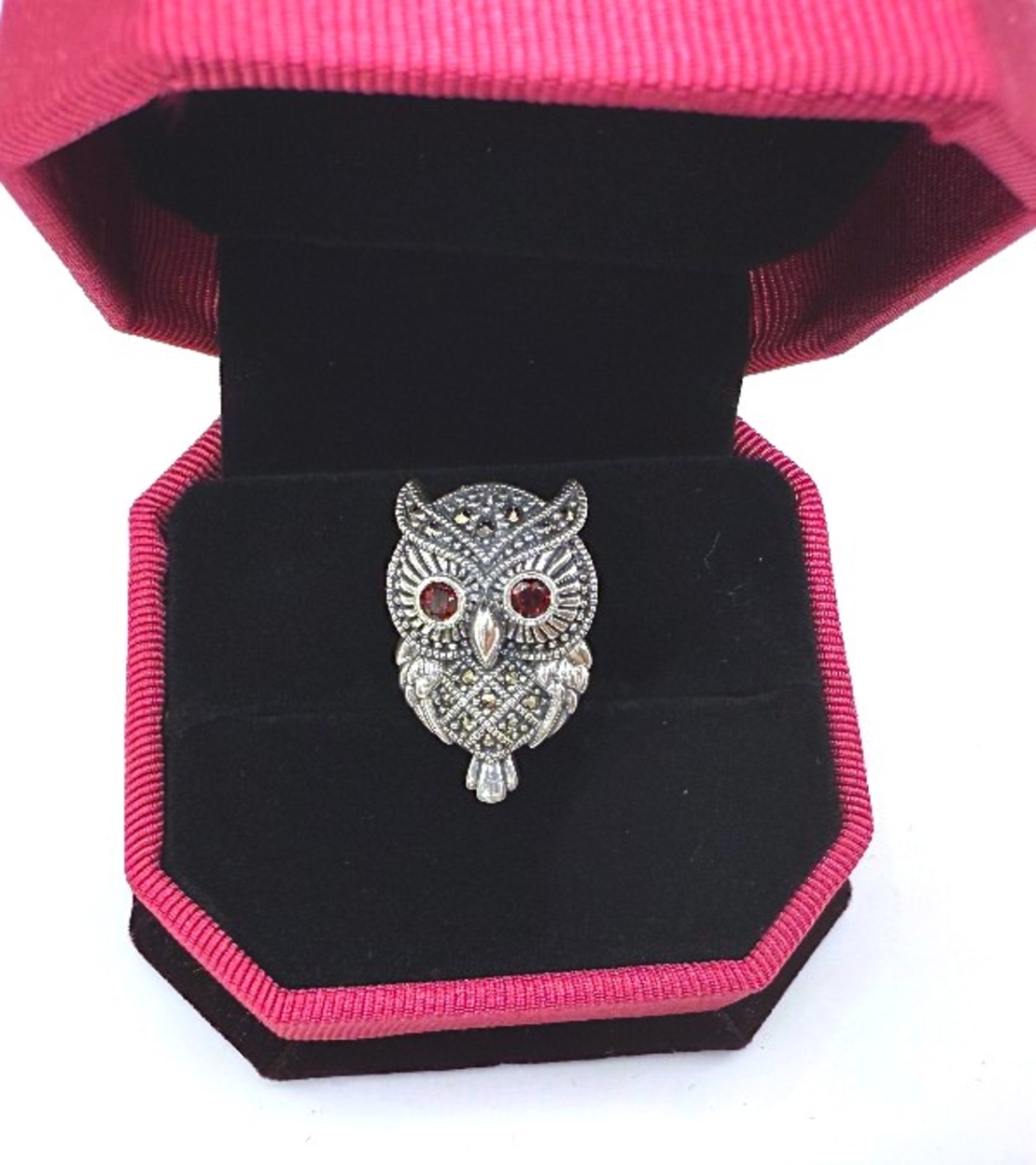 Брошка бухал с марказити и гранат