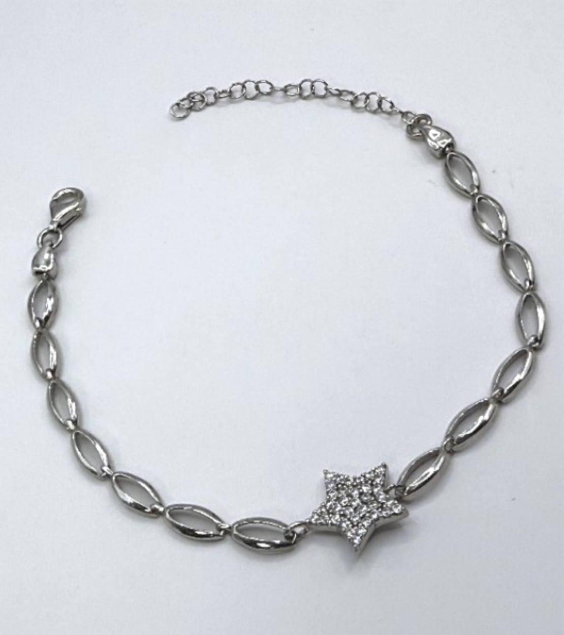 Сребърна родирана гривна със звезда