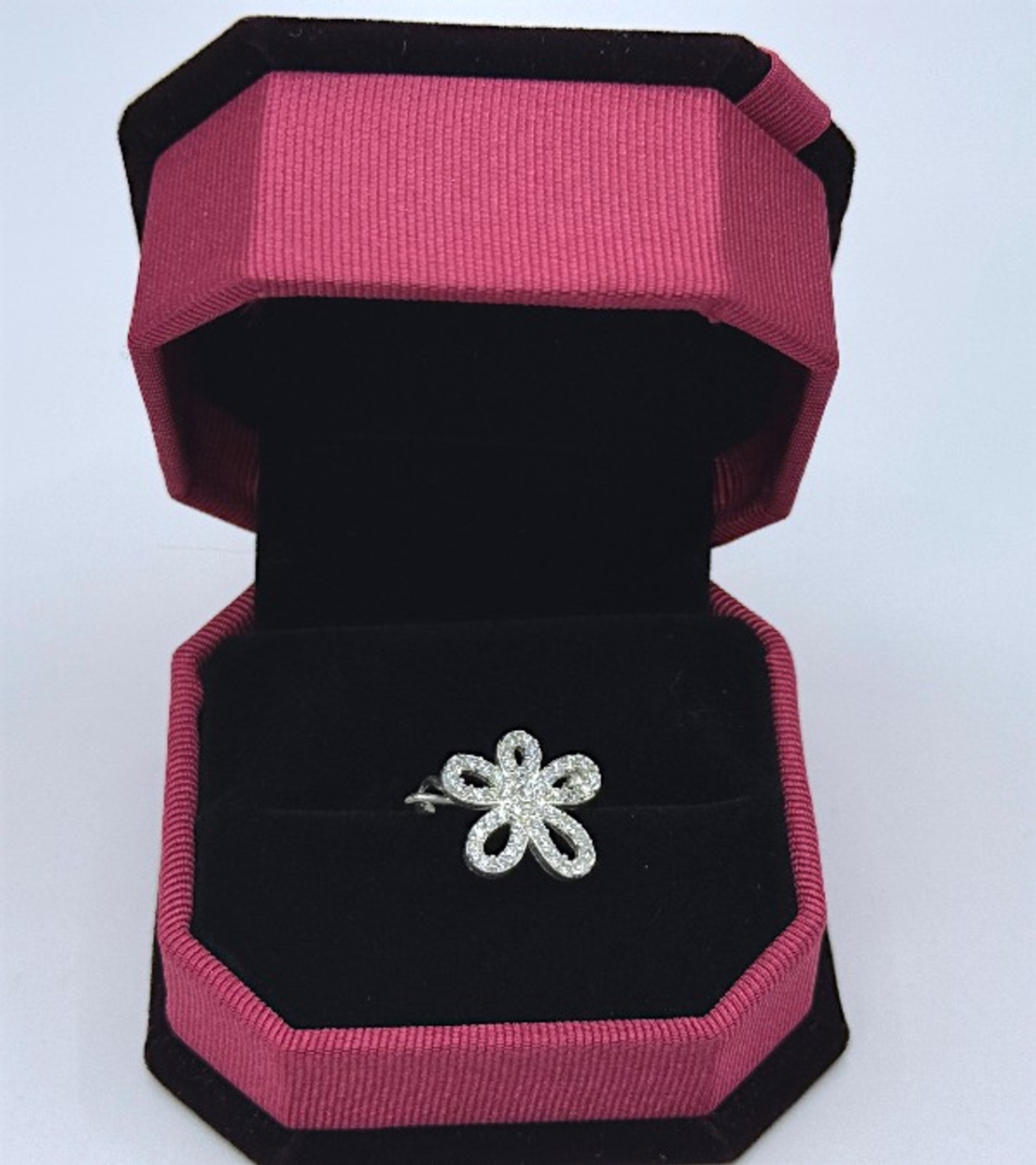 Брошка Цвете с циркони