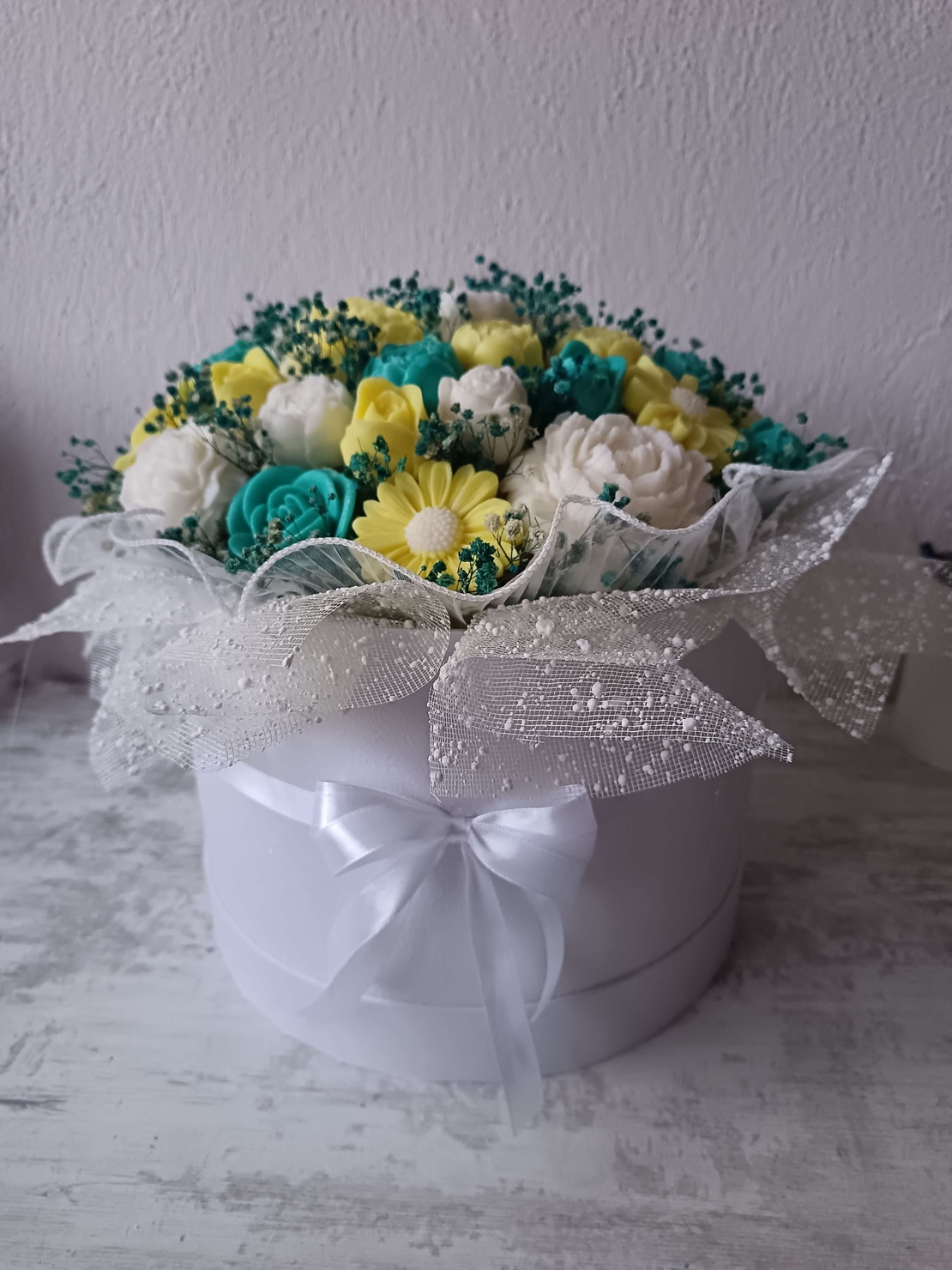 Голяма аранжировка със соеви цветя