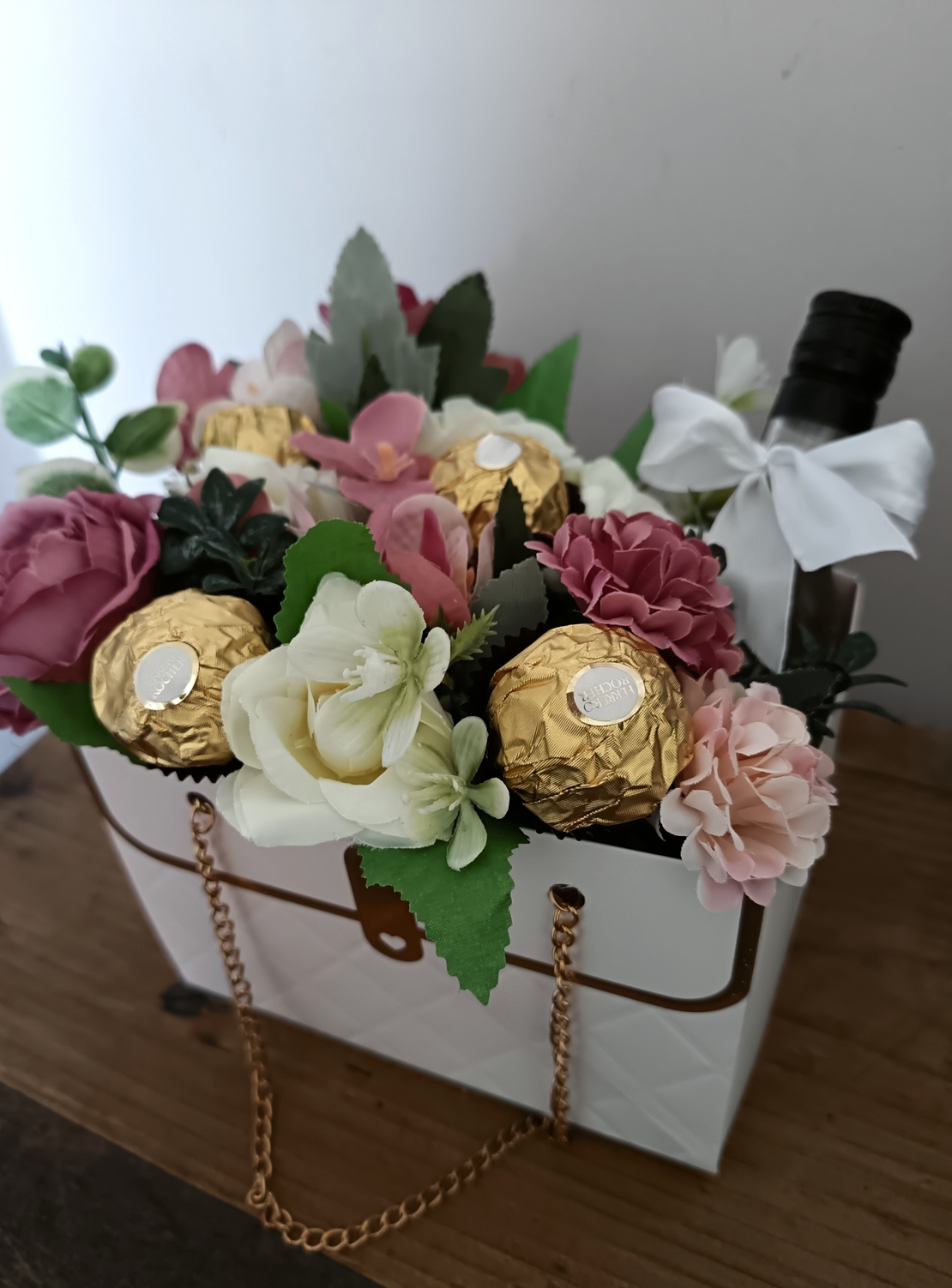 Чантичка с цветя