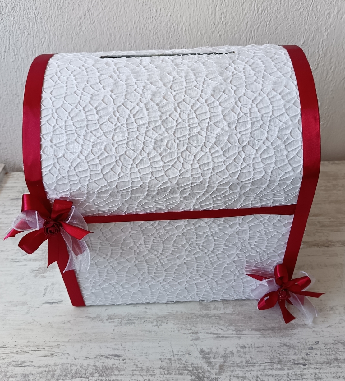 Кутия за пликове - сандък