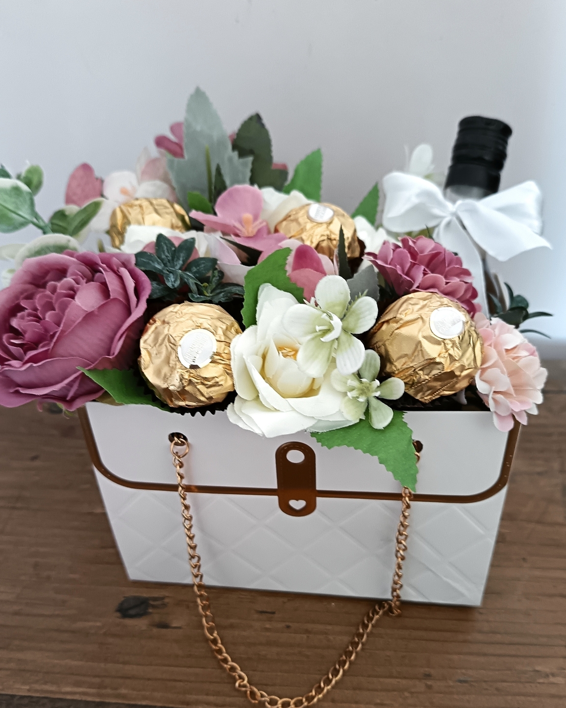 Чантичка с цветя