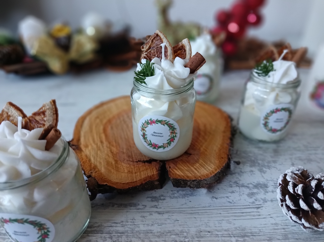 Коледна свещ в бурканче