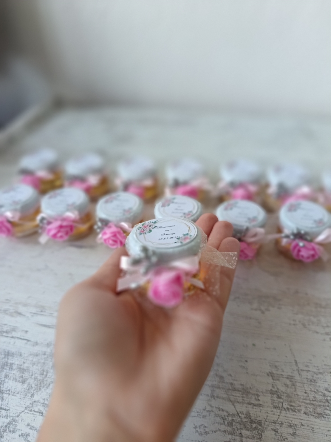 Бурканче с мед - розова роза