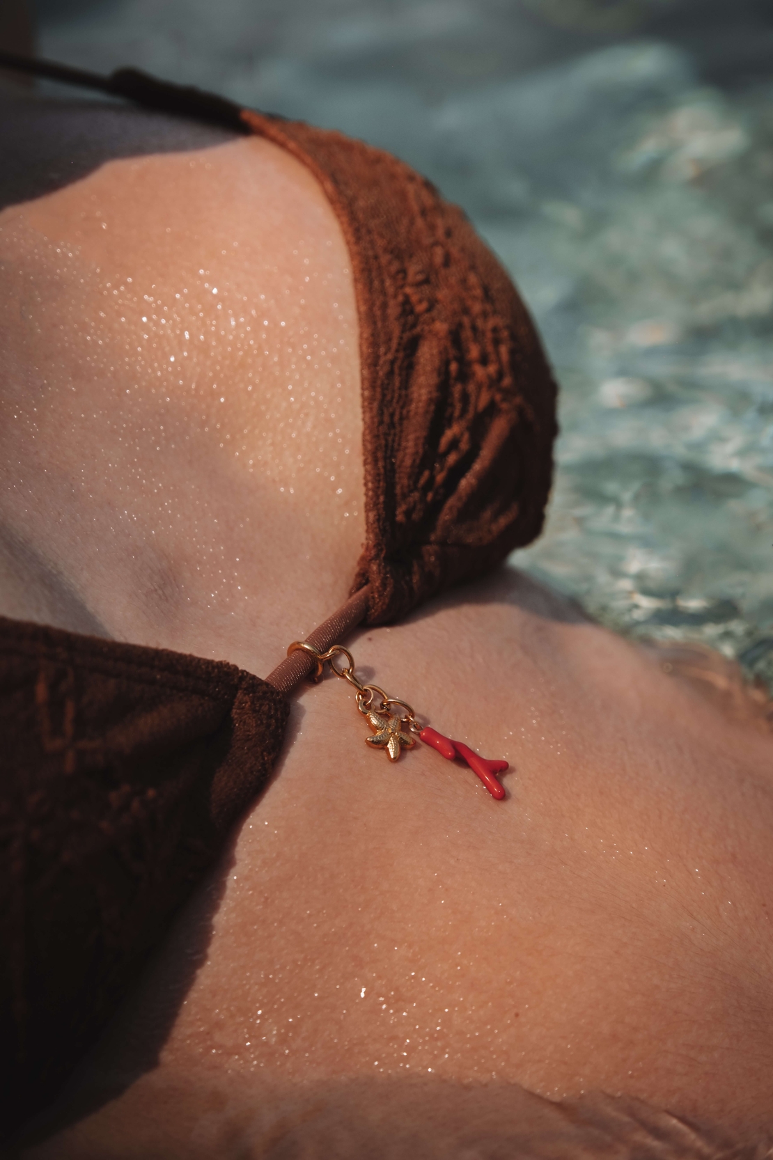 Бижу за бански Coralia