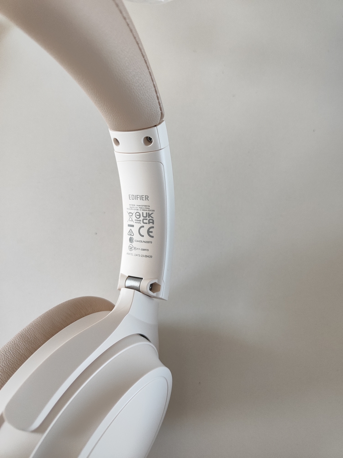 Слушалки EDIFIER WH-700NB