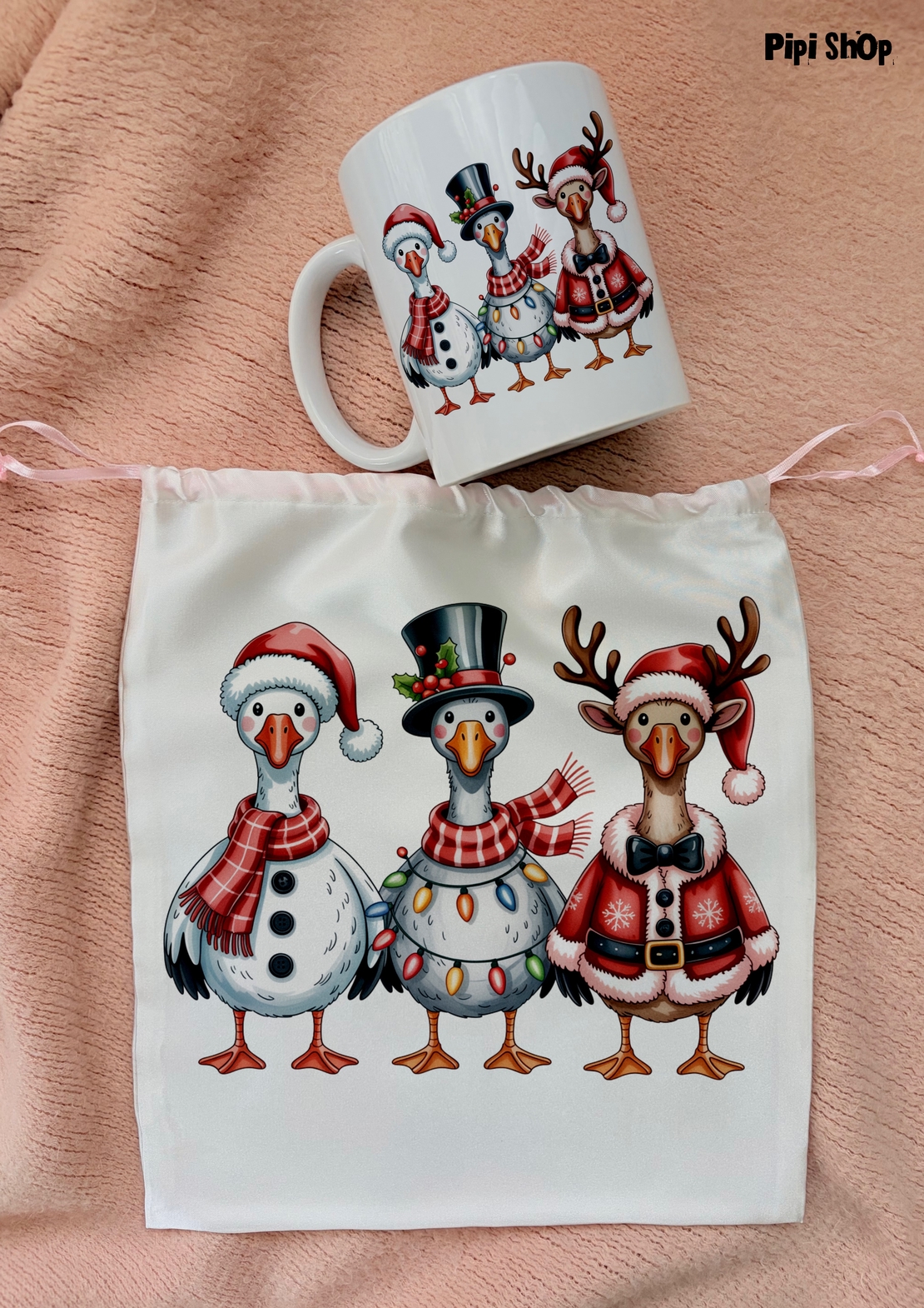 Коледен сет от сатенена торбичка и чаша  