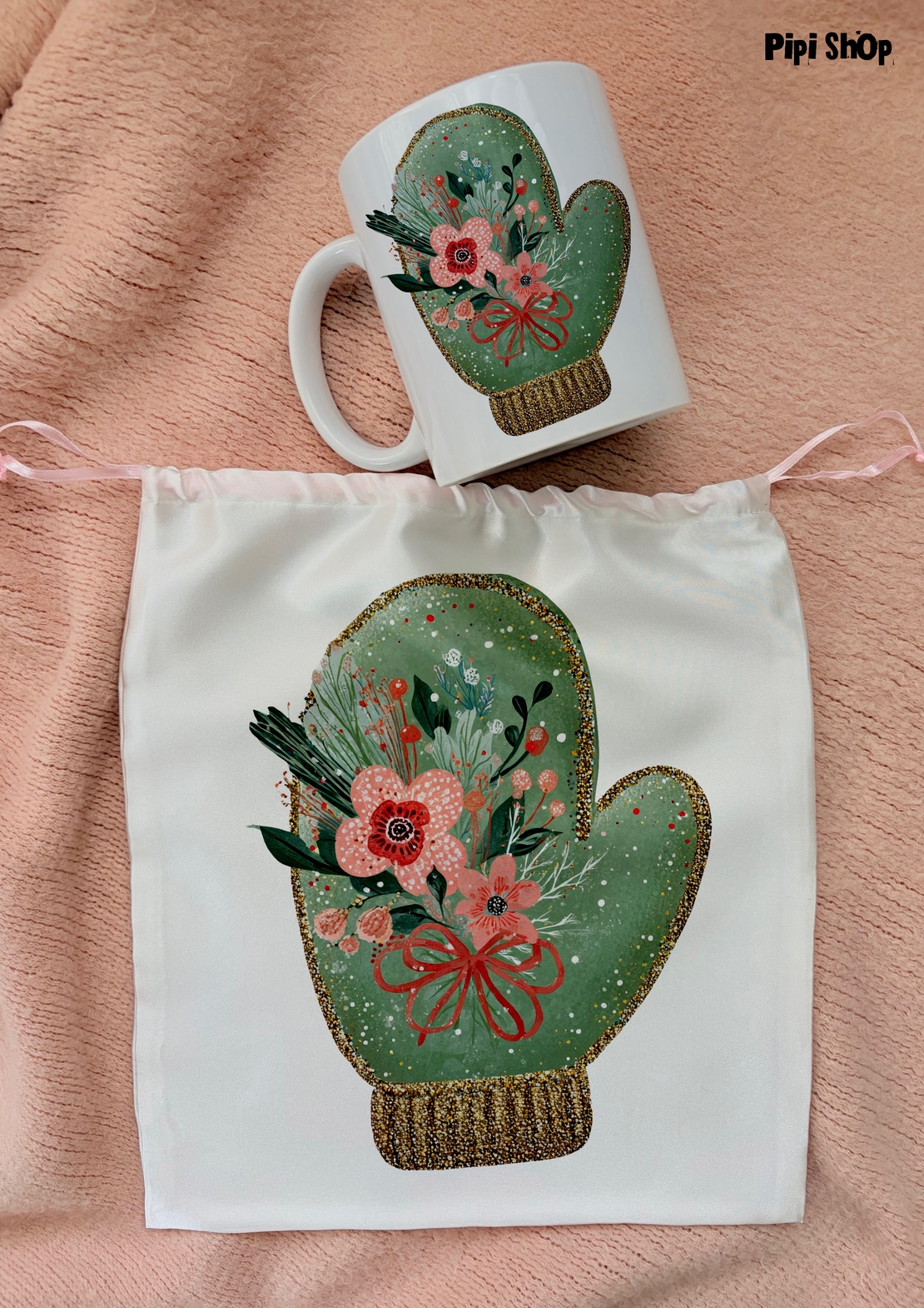 Коледен сет от сатенена торбичка и чаша  