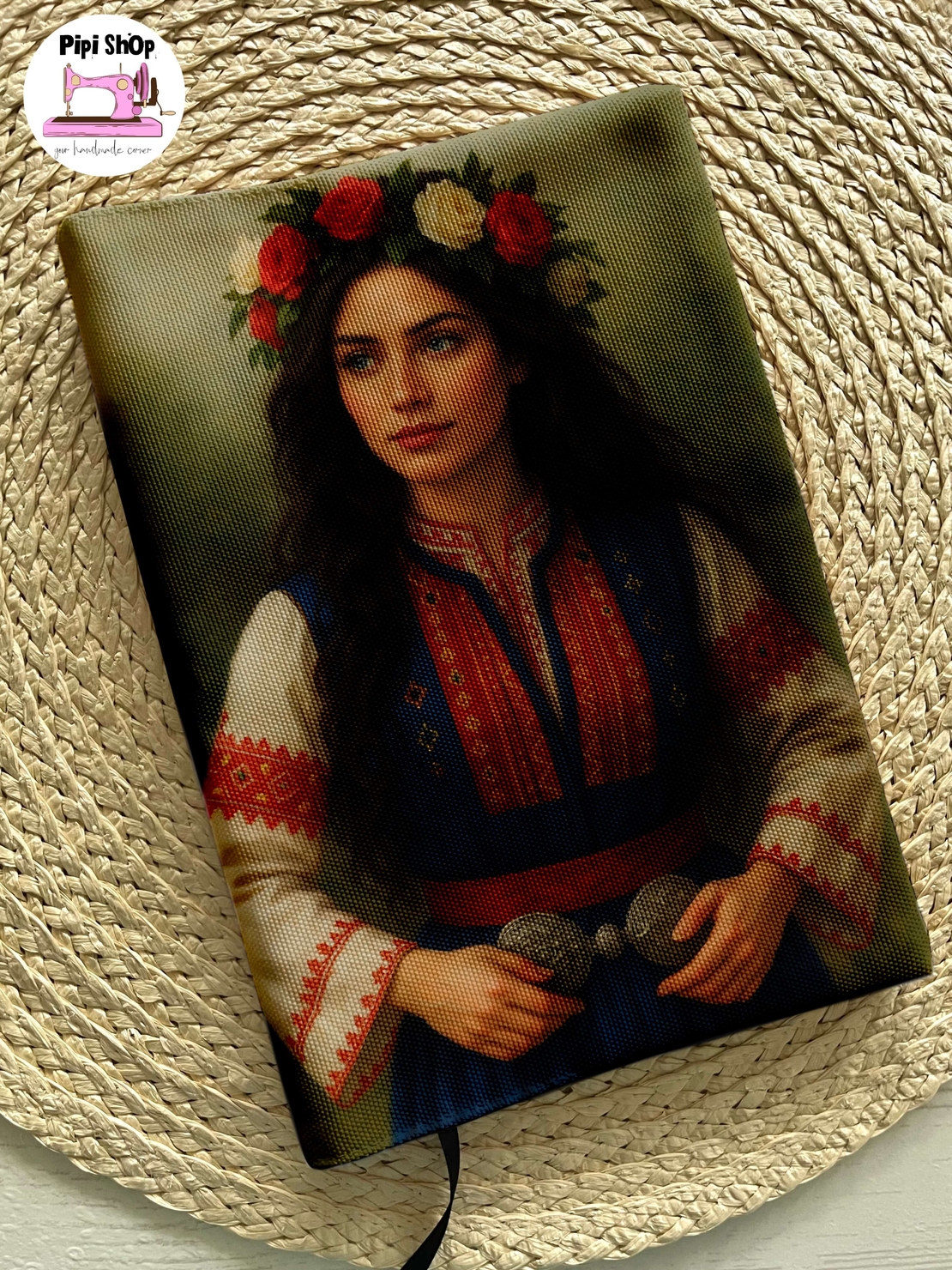 Подвързия за книга с Българка с носия с персонализация | Хендмейд уют и стил