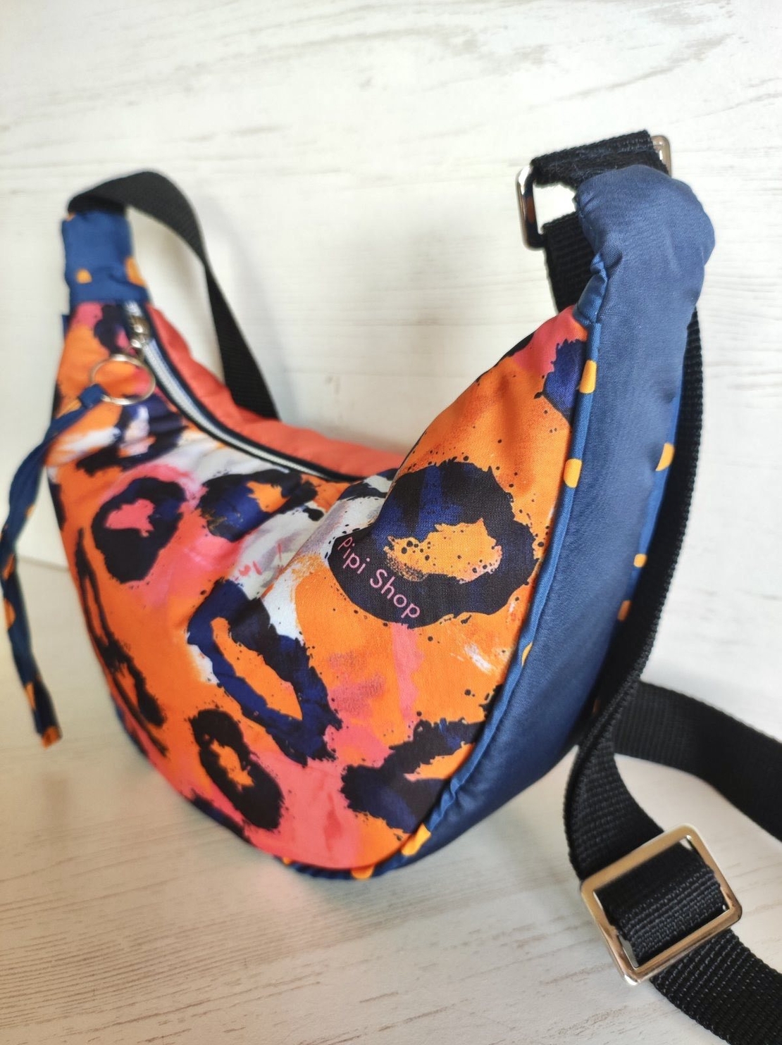 Чанта с регулируема дръжка 