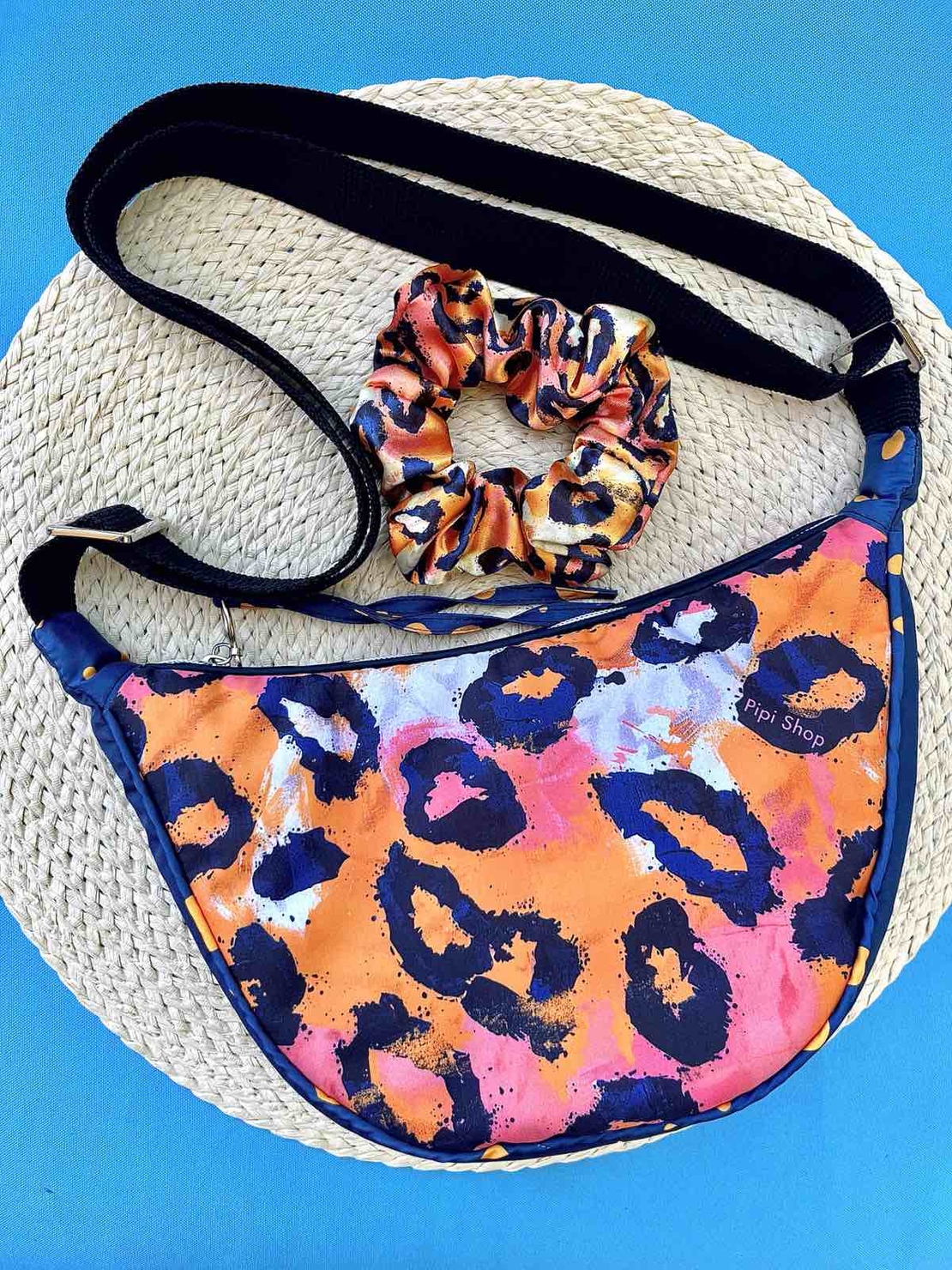 Чанта с регулируема дръжка 