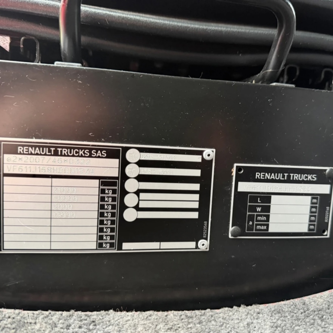 Renault T 2017 18Т ПАДАЩ БОРД